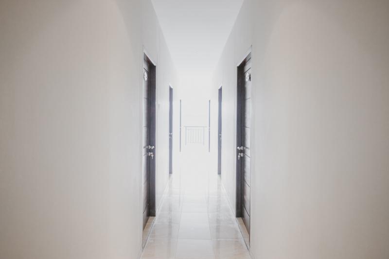 Отель Reddoorz Near Taman Palem Джакарта Экстерьер фото